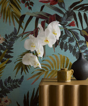Load image into Gallery viewer, Majestic Palm Grasscloth Wallpaper - Colorway: Mint - Insitu