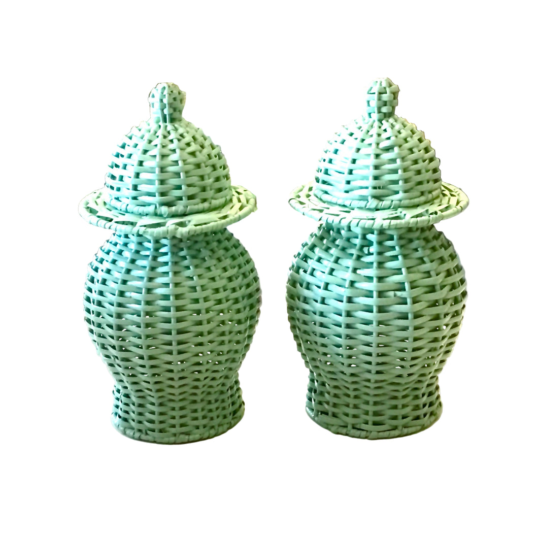 set/2 green wicker urns
