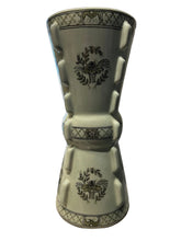Load image into Gallery viewer, vintage asian vase