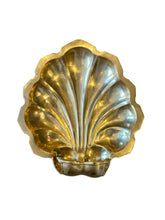 Load image into Gallery viewer, brass shell shaped serving dish