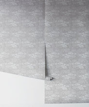 Load image into Gallery viewer, Shoal Wallpaper • Floral Wallpaper • Vintage • Rolls