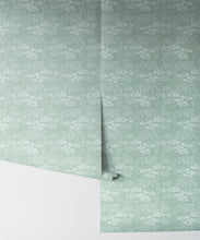 Load image into Gallery viewer, Shoal Wallpaper • Floral Wallpaper • Vintage • Rolls