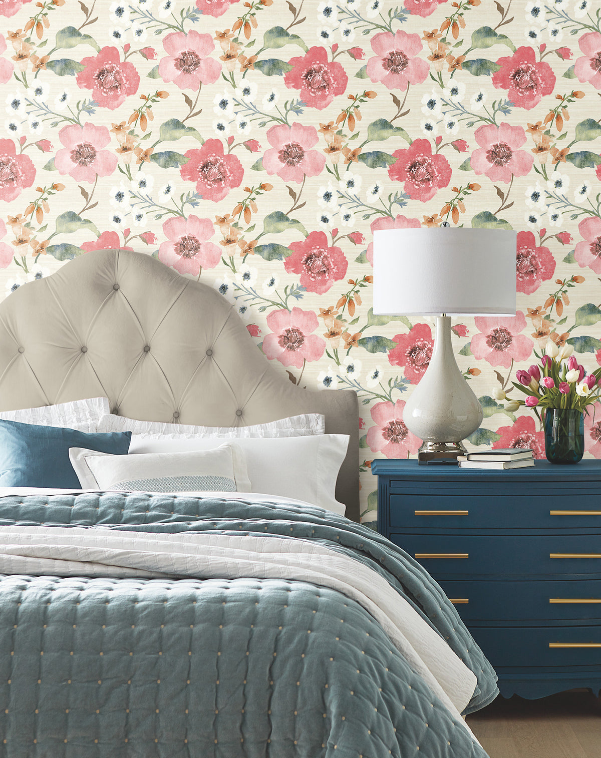 Evelyn Wallpaper - Pink room setting
