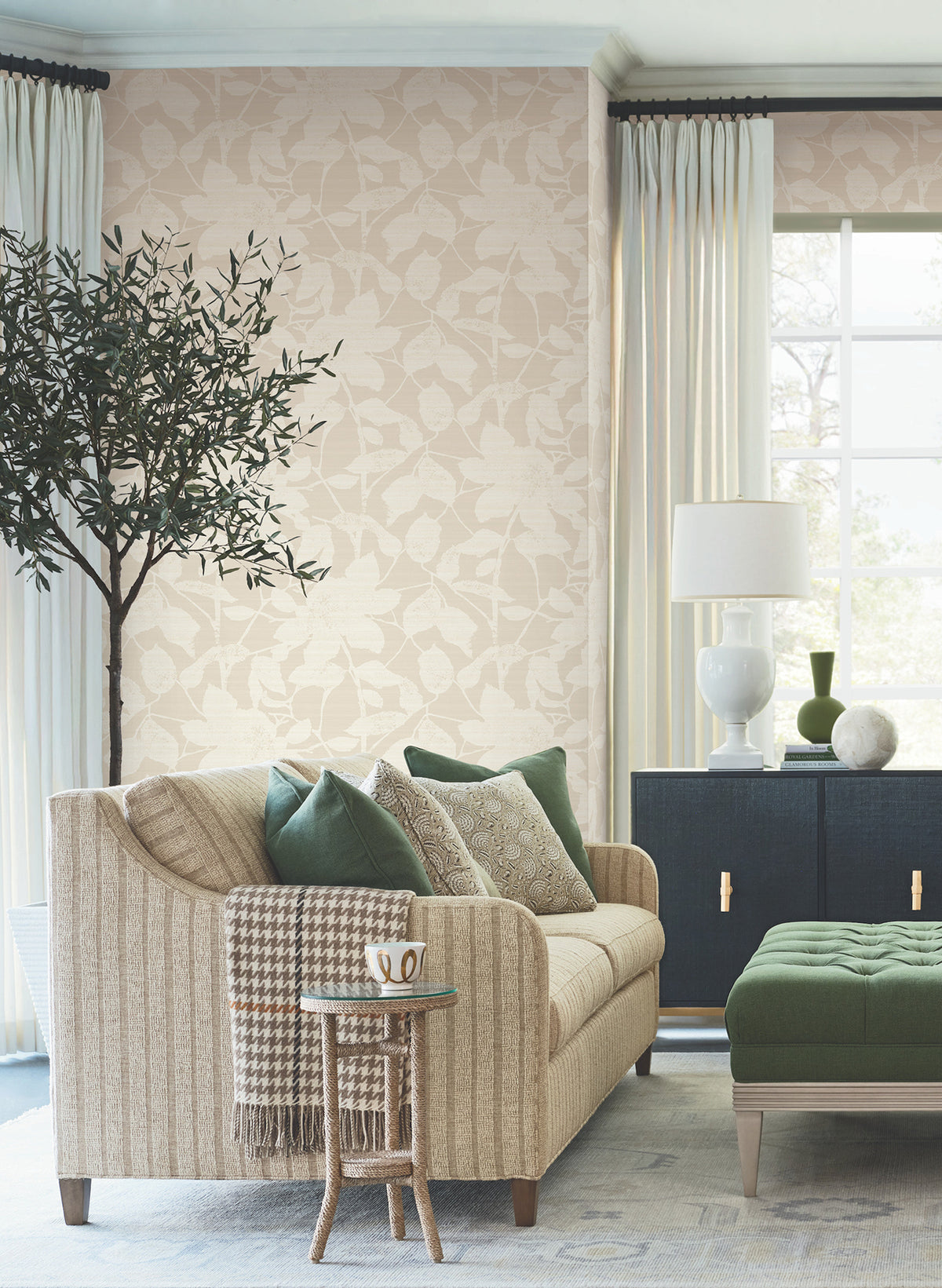 Solange Wallpaper - Neutral room setting