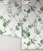 Load image into Gallery viewer, Grande Ivy Wallpaper • Irish Linen &amp; Cane • Rolls
