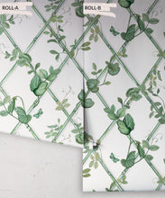 Load image into Gallery viewer, Grande Ivy Wallpaper • Irish Linen &amp; Green • Rolls