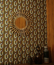 Load image into Gallery viewer, Chain Of Fools Wallpaper - Colorway: Ginger - Poodle &amp; Blonde Collection - Insitu