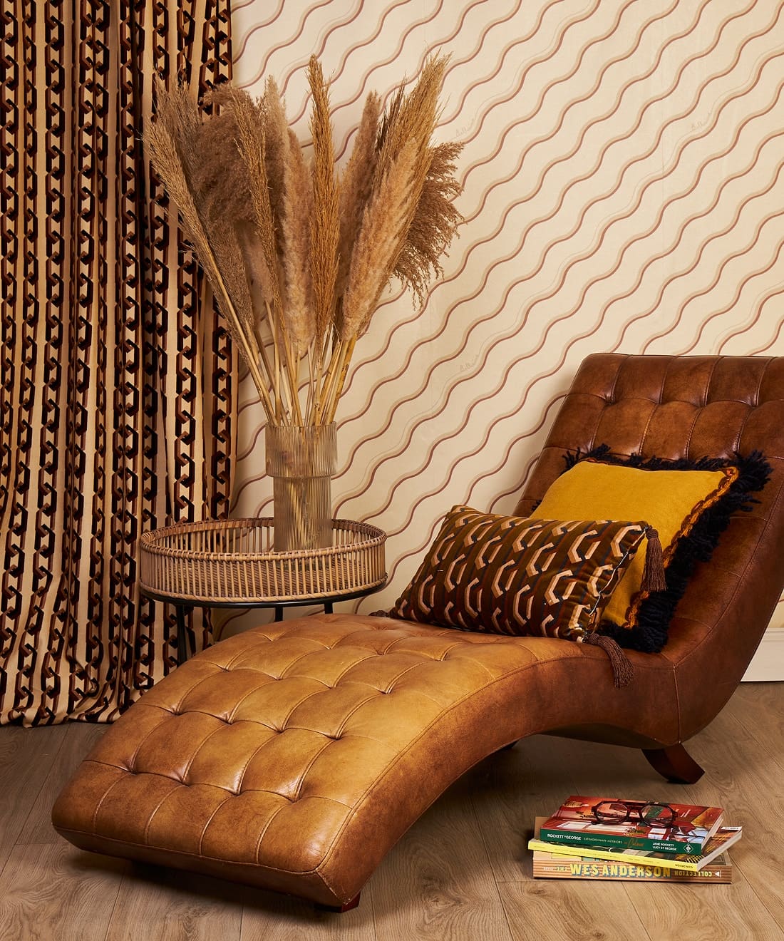 Bellisima Wallpaper - Colorway: Caffe - Poodle & Blonde Collection - Insitu