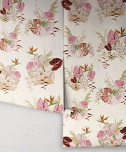 Load image into Gallery viewer, Mazzo Wallpaper - Colorway: Classica - Poodle &amp; Blonde Collection - Roll