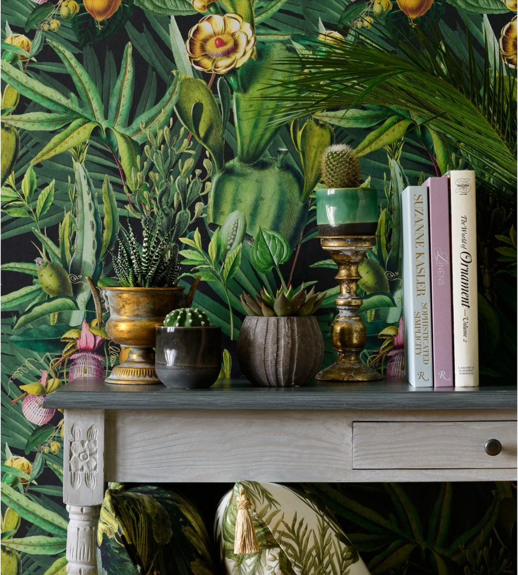 LUSCIOUS FLORA Wallpaper