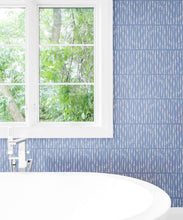 Load image into Gallery viewer, Cercles Deux Wallpaper • Blue Navy • Insitu