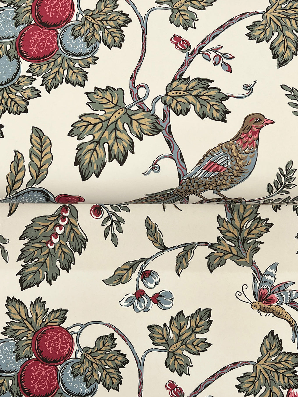 Parterre Wallpaper - Raspberry wallpaper detail