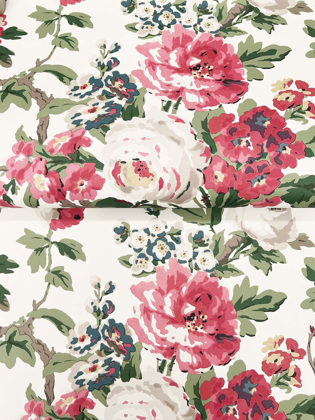 Beatrix Wallpaper - Red & Green wallpaper detail