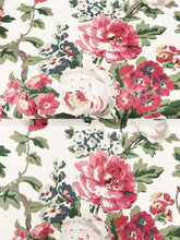 Load image into Gallery viewer, Beatrix Wallpaper - Red &amp; Green wallpaper detail