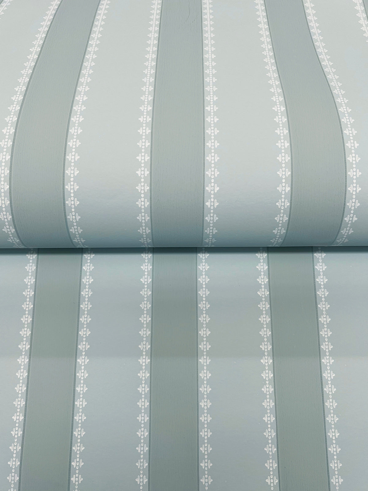 Tilford Wallpaper - Harbor wallpaper detail