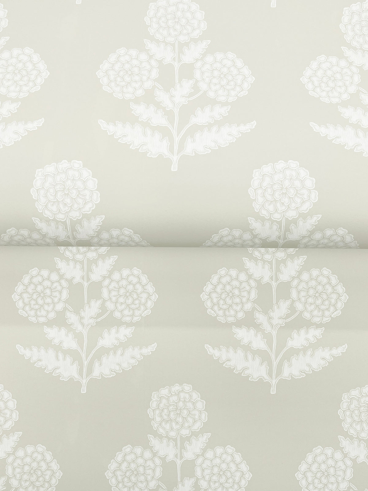 Souci Wallpaper - Beige wallpaper detail