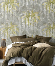 Load image into Gallery viewer, Orchid Stone Insitu
