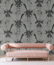 Load image into Gallery viewer, Travelers Palm Insitu