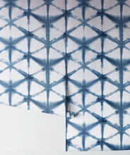 Load image into Gallery viewer, Shibori Star Aleutian Wallpaper