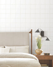 Load image into Gallery viewer, La Vitre Plaid