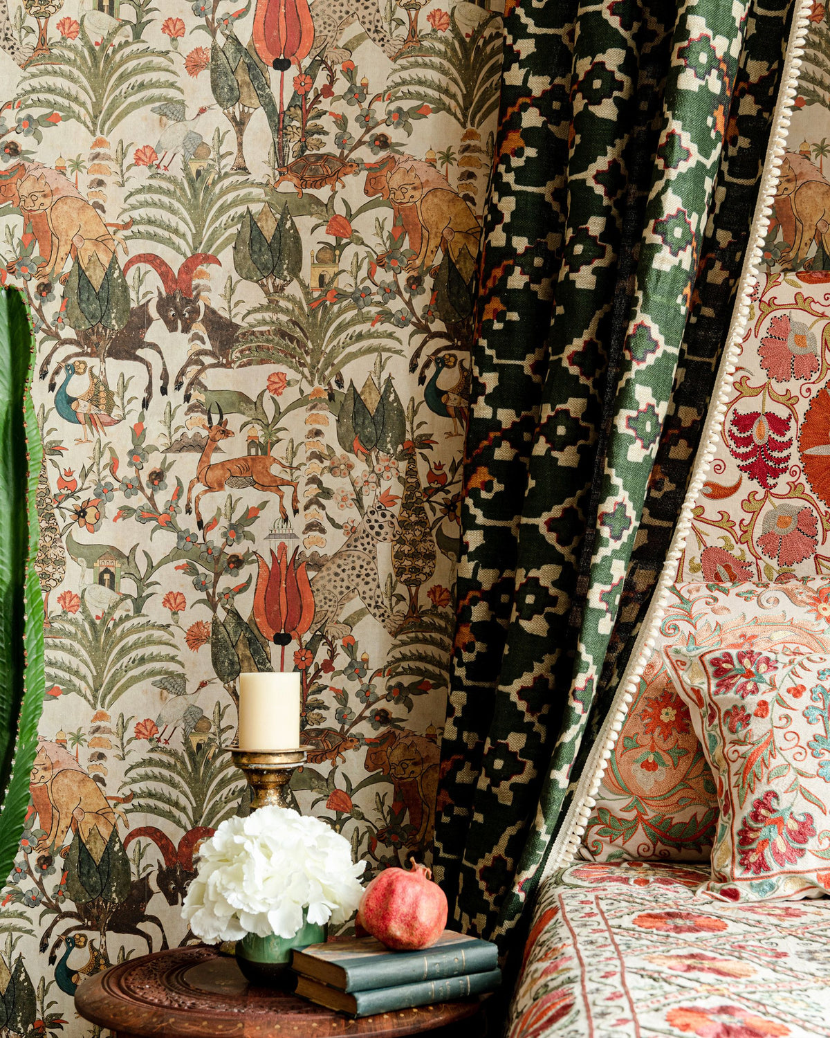 ALGERIAN TALE Wallpaper