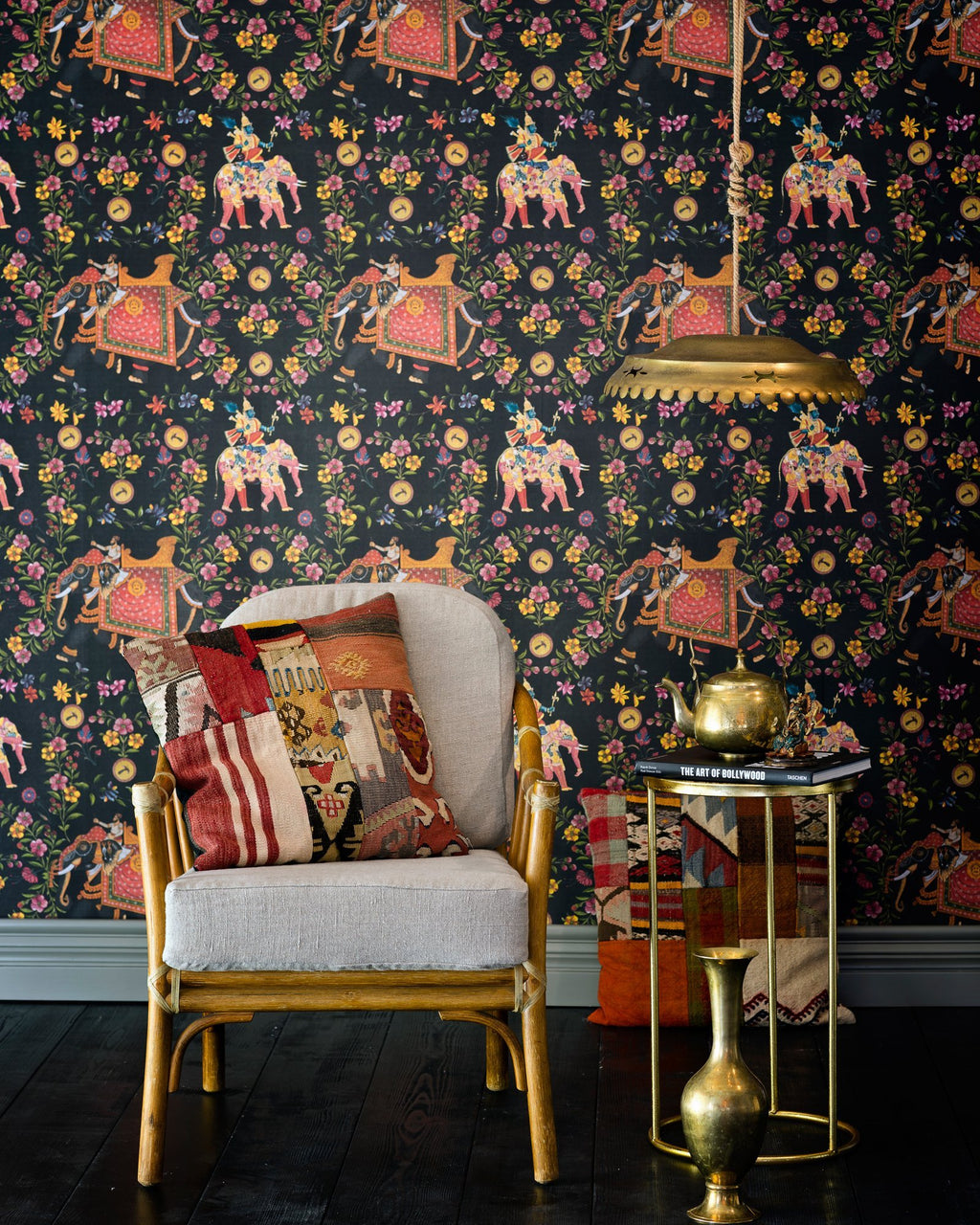 ARISTOCRACY WALLPAPER