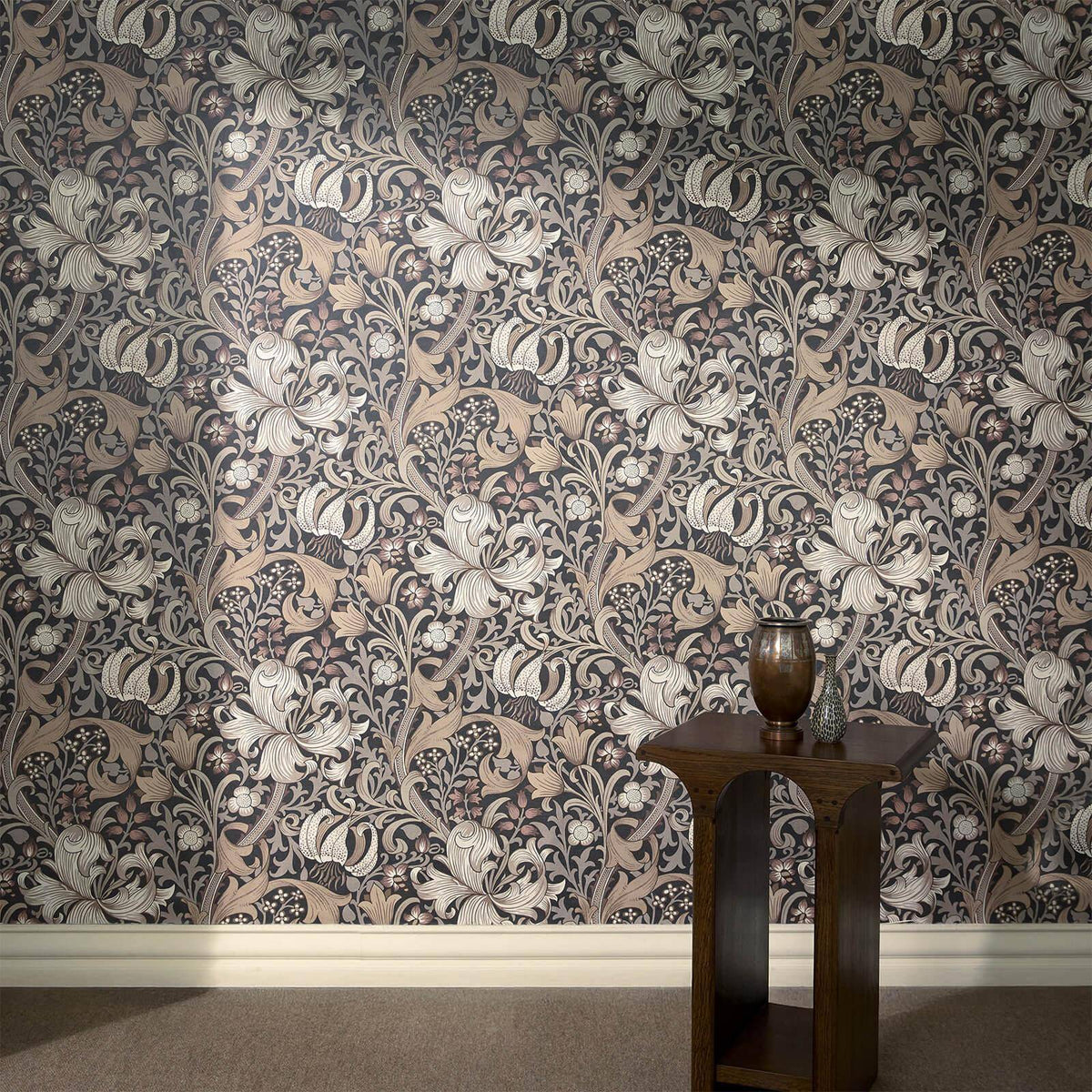 GOLDEN LILY Wallpaper - Black