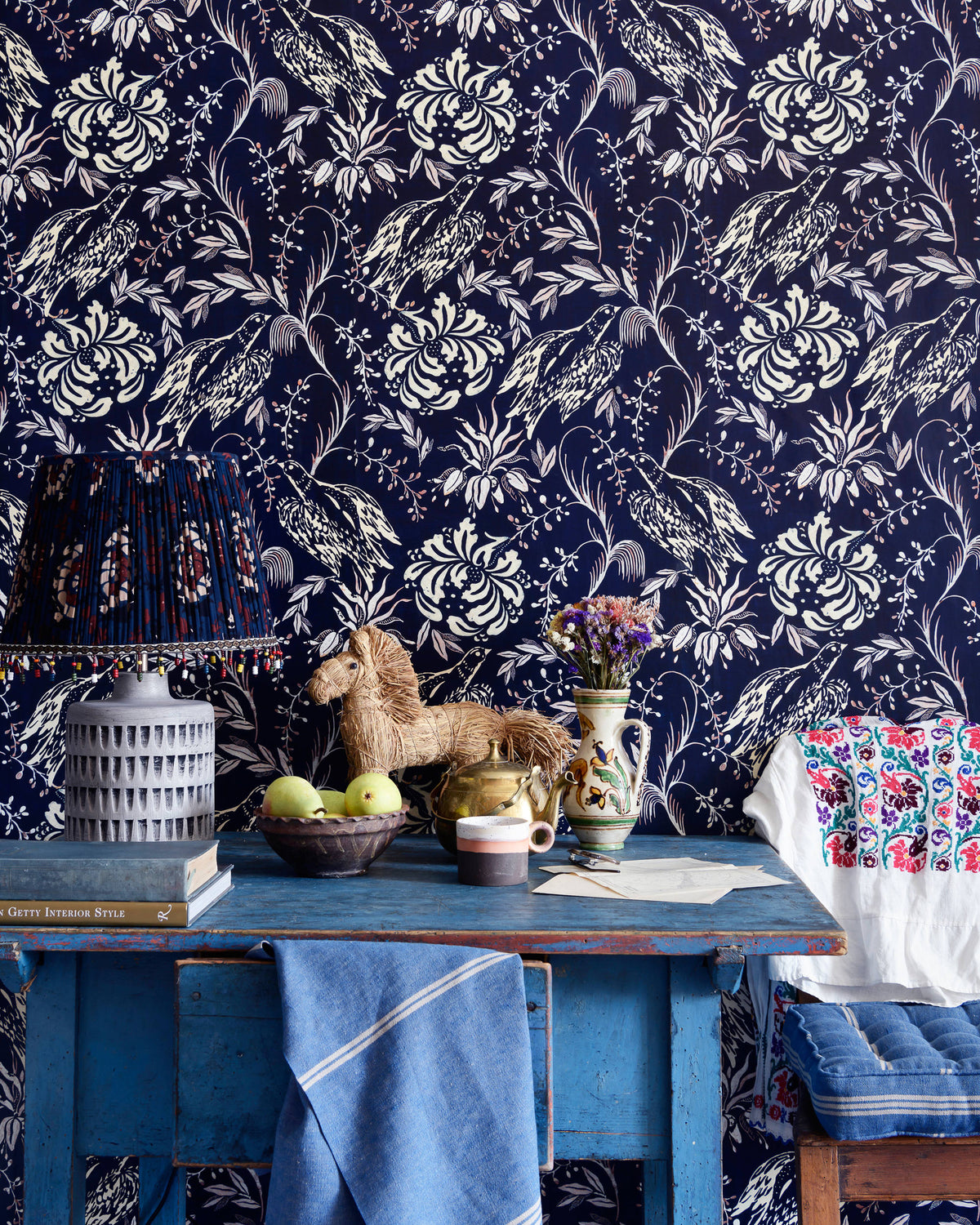 FOLK EMBROIDERY WALLPAPER