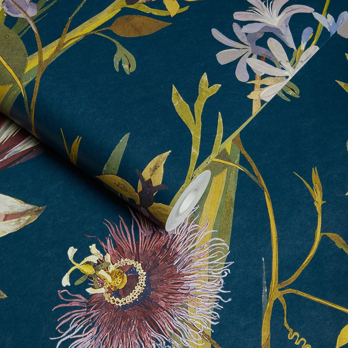 FLORA DELANICA Wallpaper - Midnight