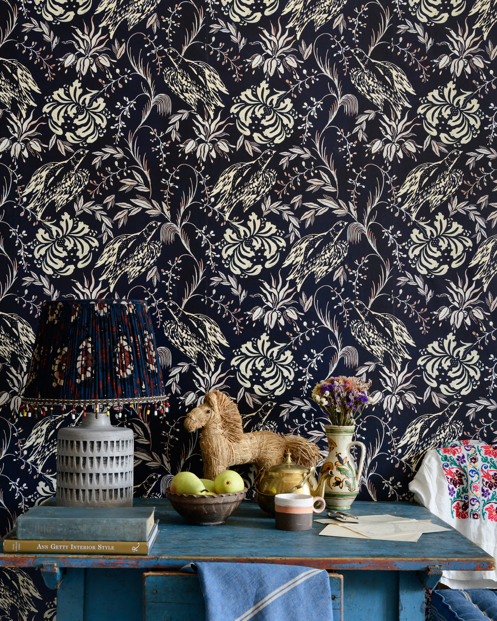 FOLK EMBROIDERY WALLPAPER