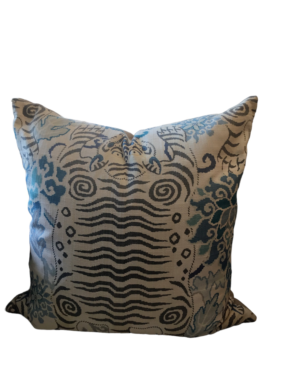 1 pair - blue & white decorative pillow