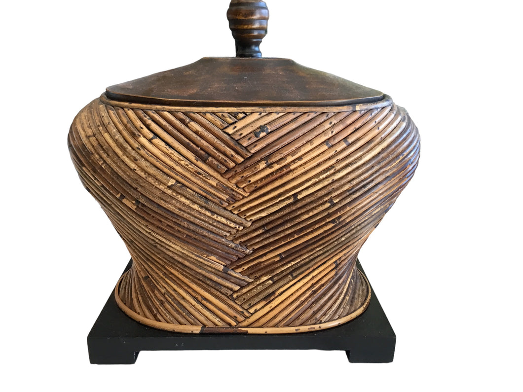 bamboo box w/lid on pedestal