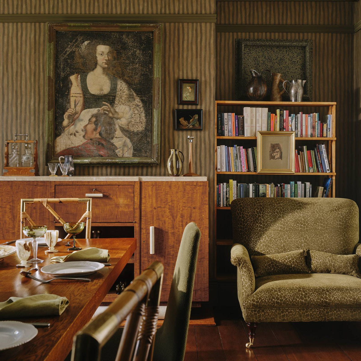ARTIST'S STRIPE Wallpaper - Moss & Carex