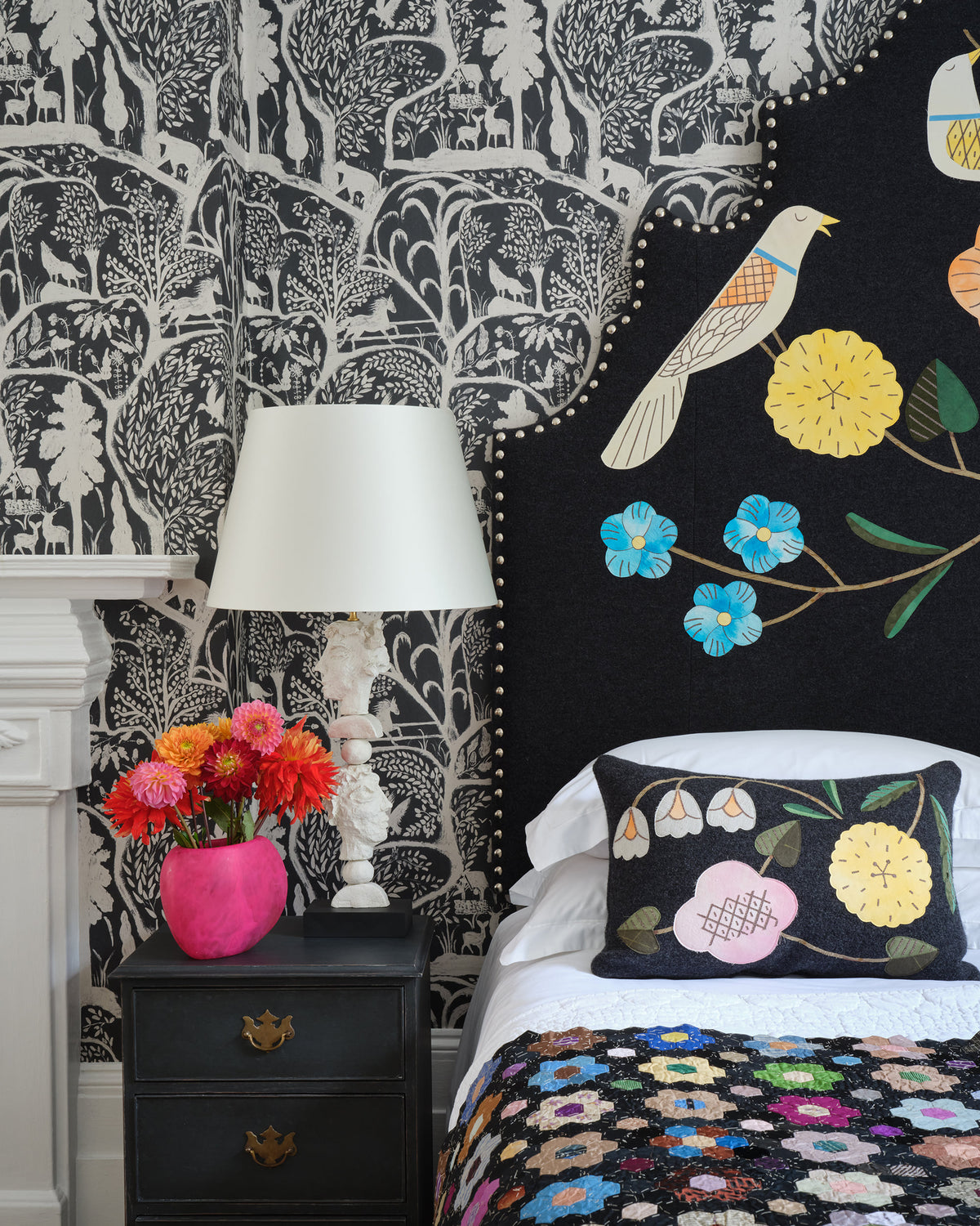 THE ENCHANTED WOODLAND WALLPAPER