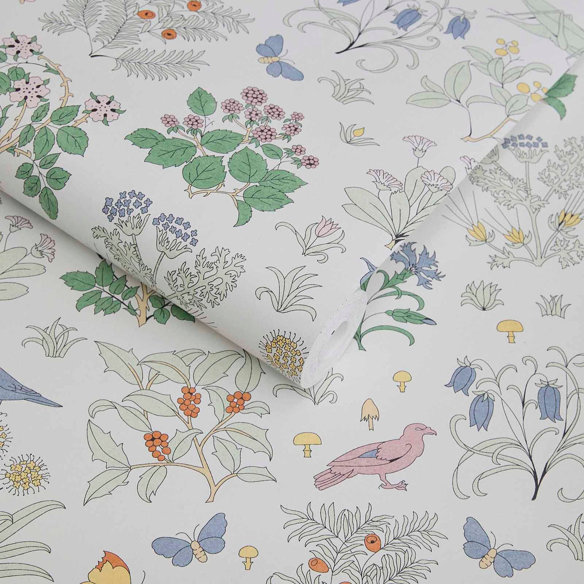 VOYSEY'S GARDEN MAGNA Wallpaper - Off White