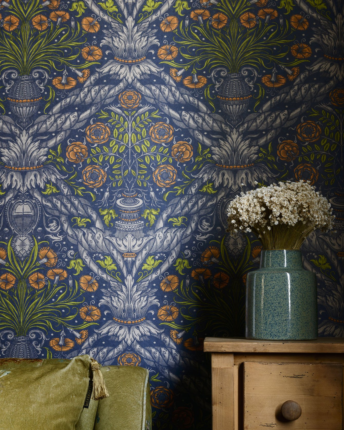 FLORAL ORNAMENT WALLPAPER