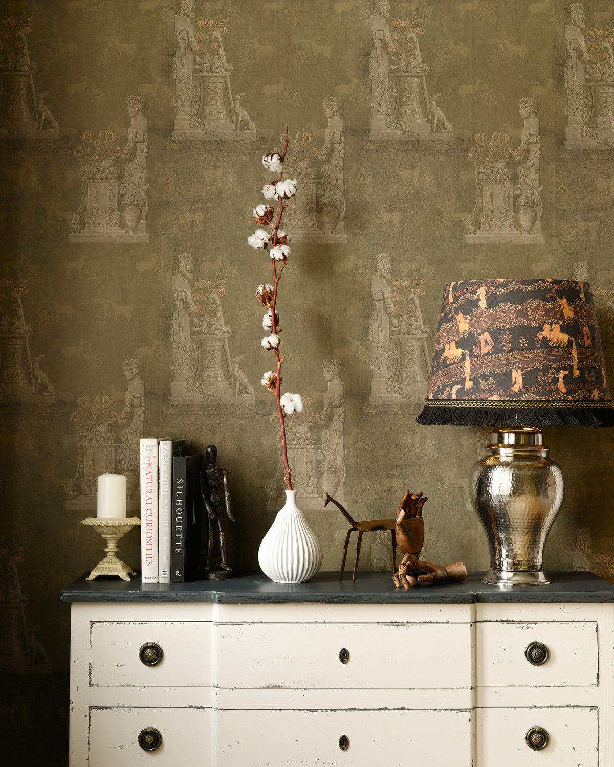 SCULPTURAL WALLPAPER