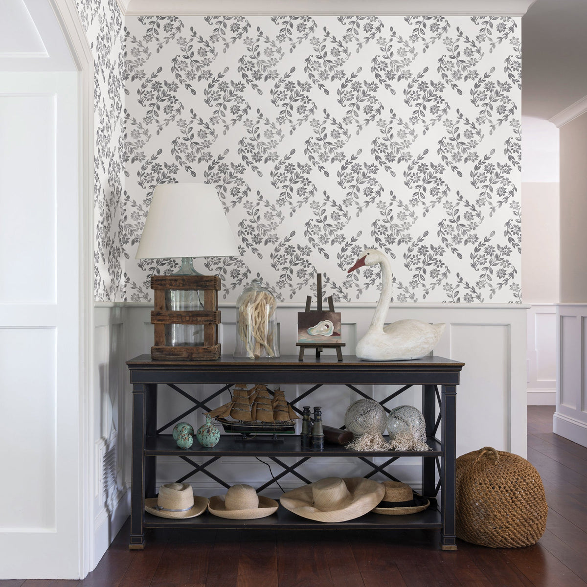 Arabesque Floral Trail Wallpaper