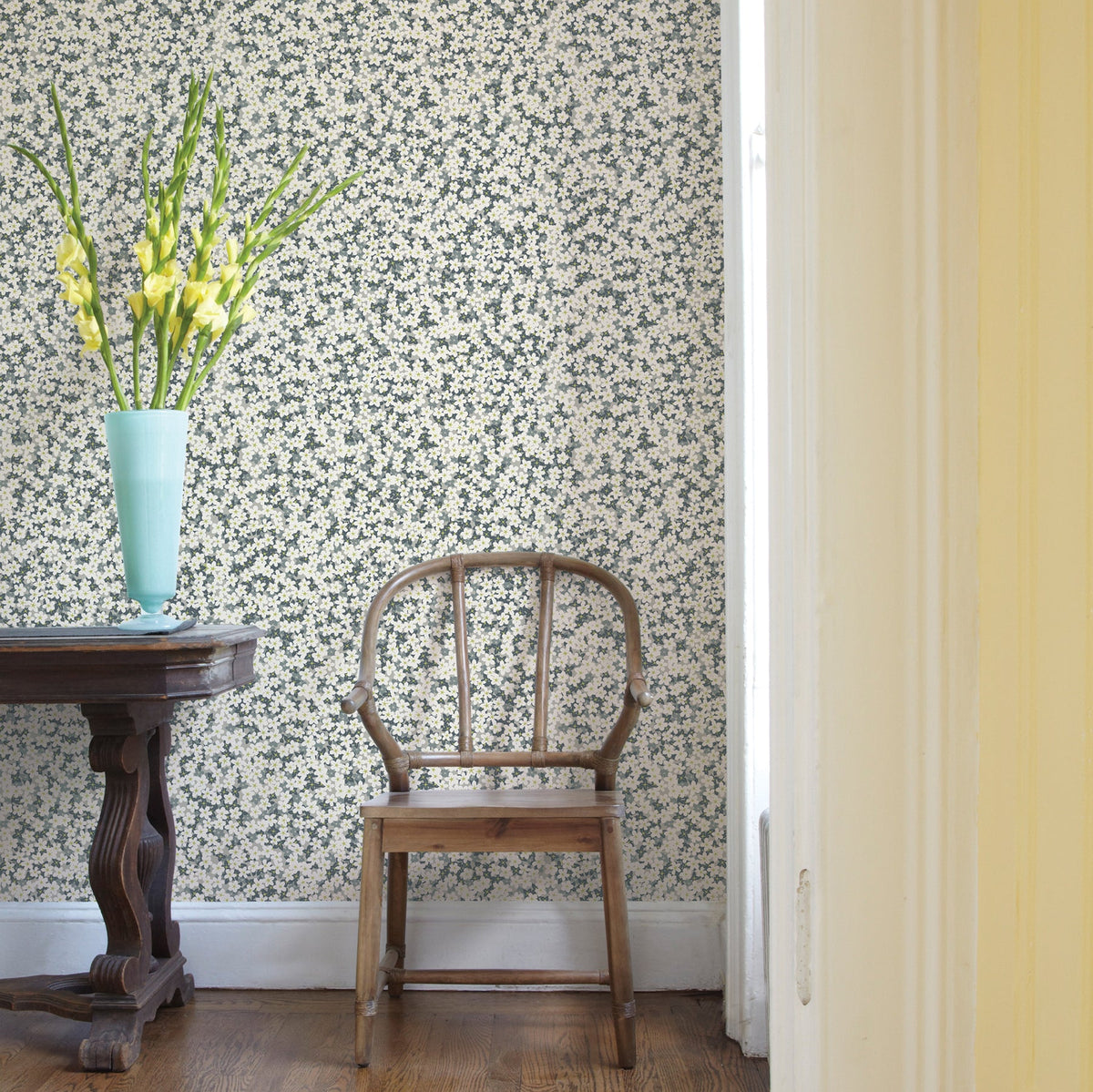 Giverny Miniature Floral Wallpaper
