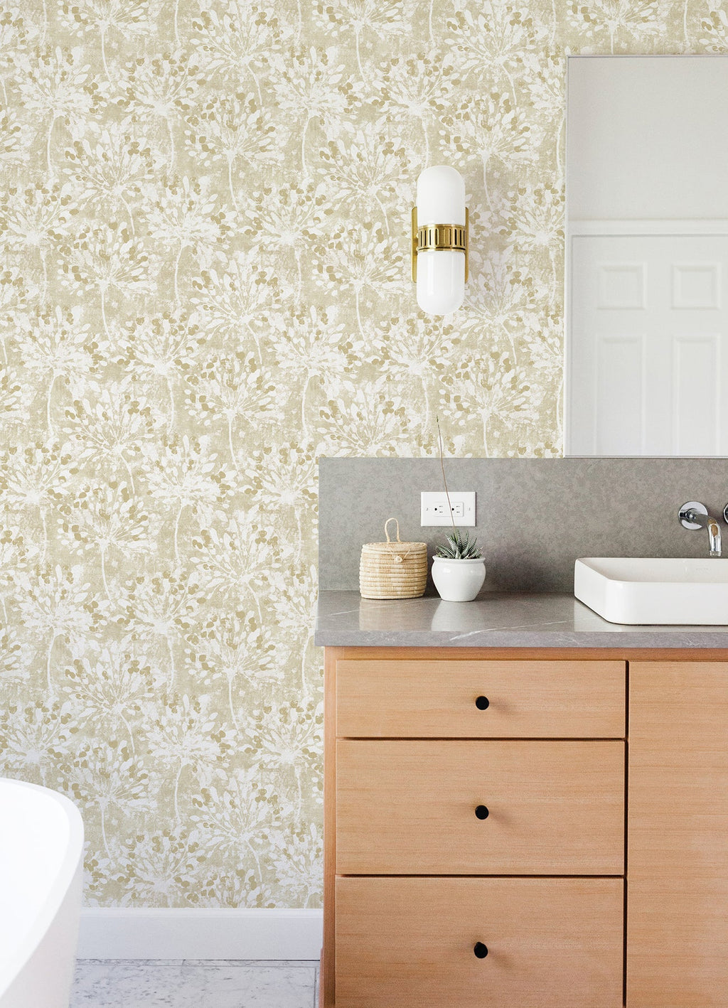 Dori Painterly Painterly Floral Wallpaper