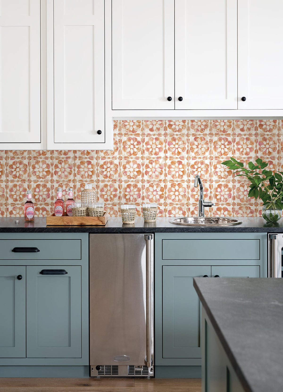 Izeda Floral Floral Tile Wallpaper