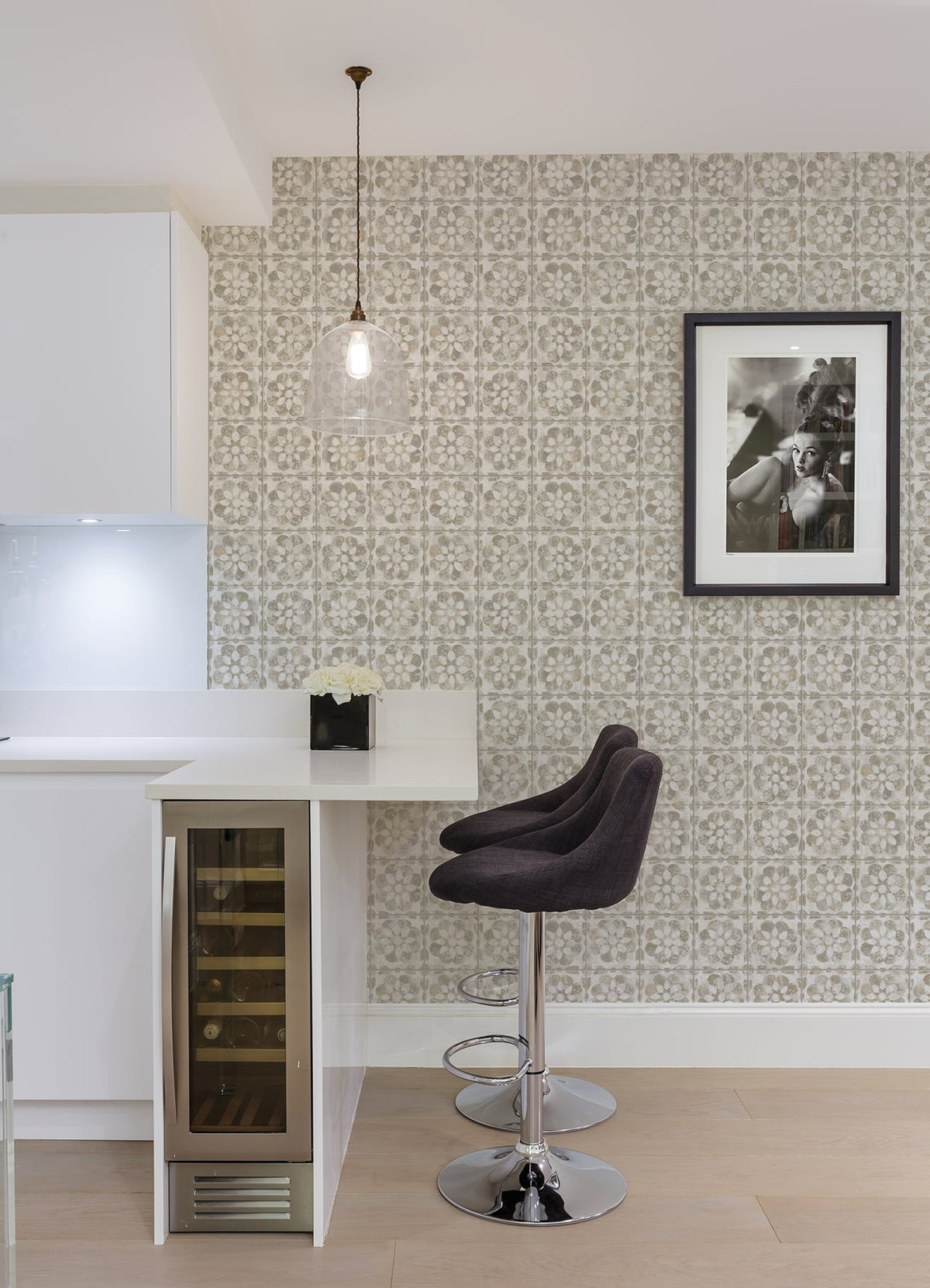 Izeda Floral Floral Tile Wallpaper