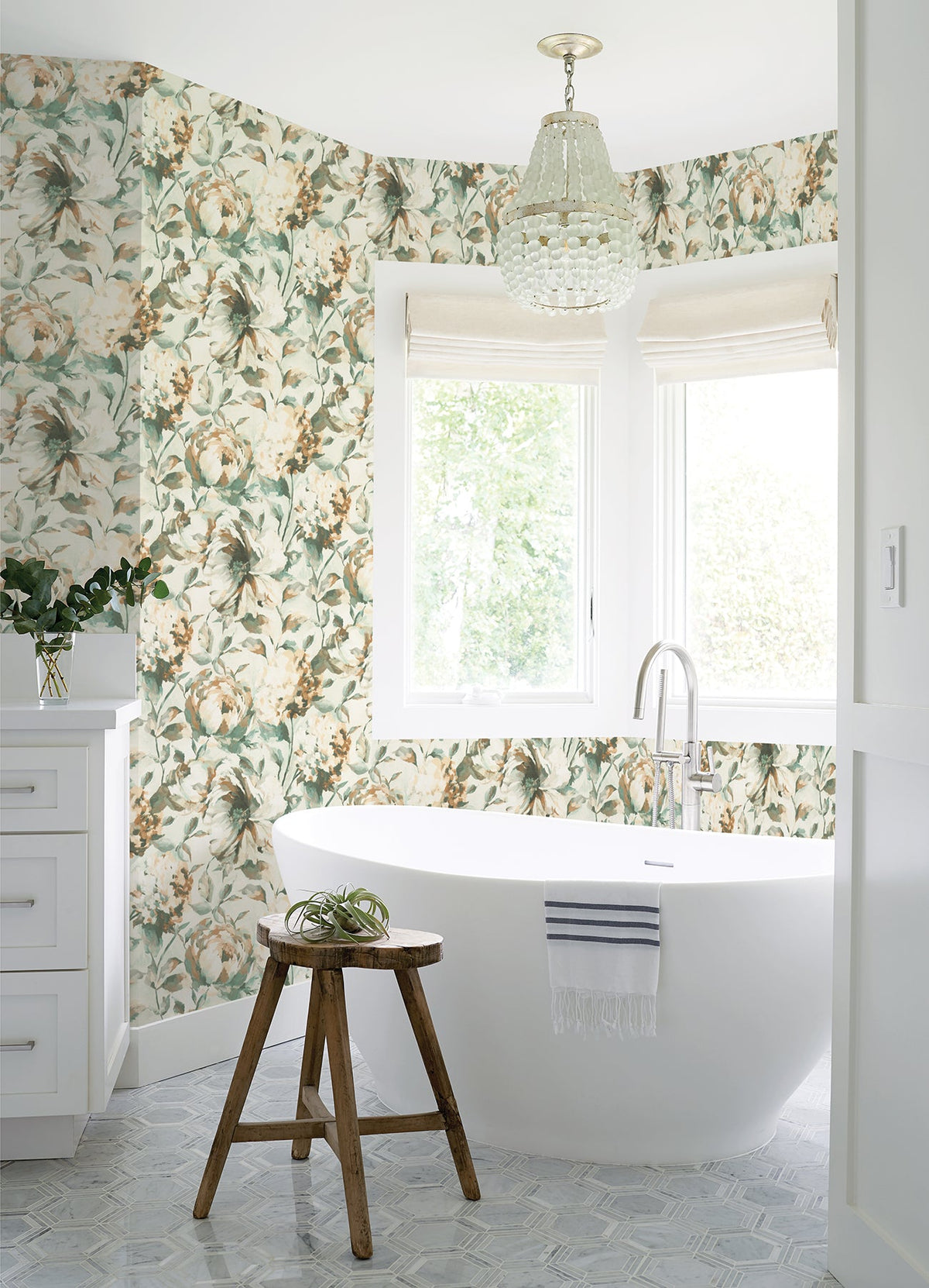 Attia Floral Floral Wallpaper