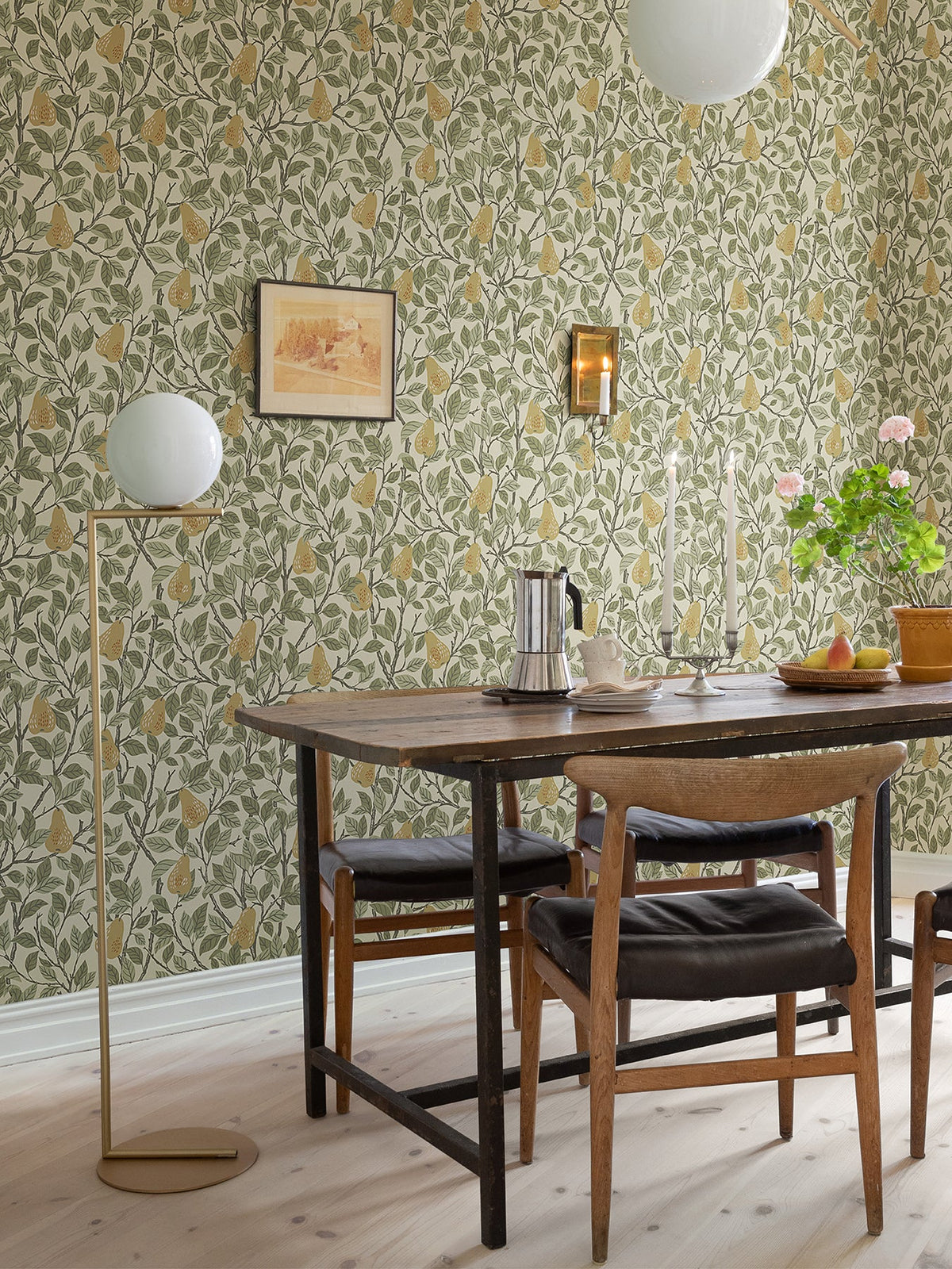 Pirum Pear Wallpaper