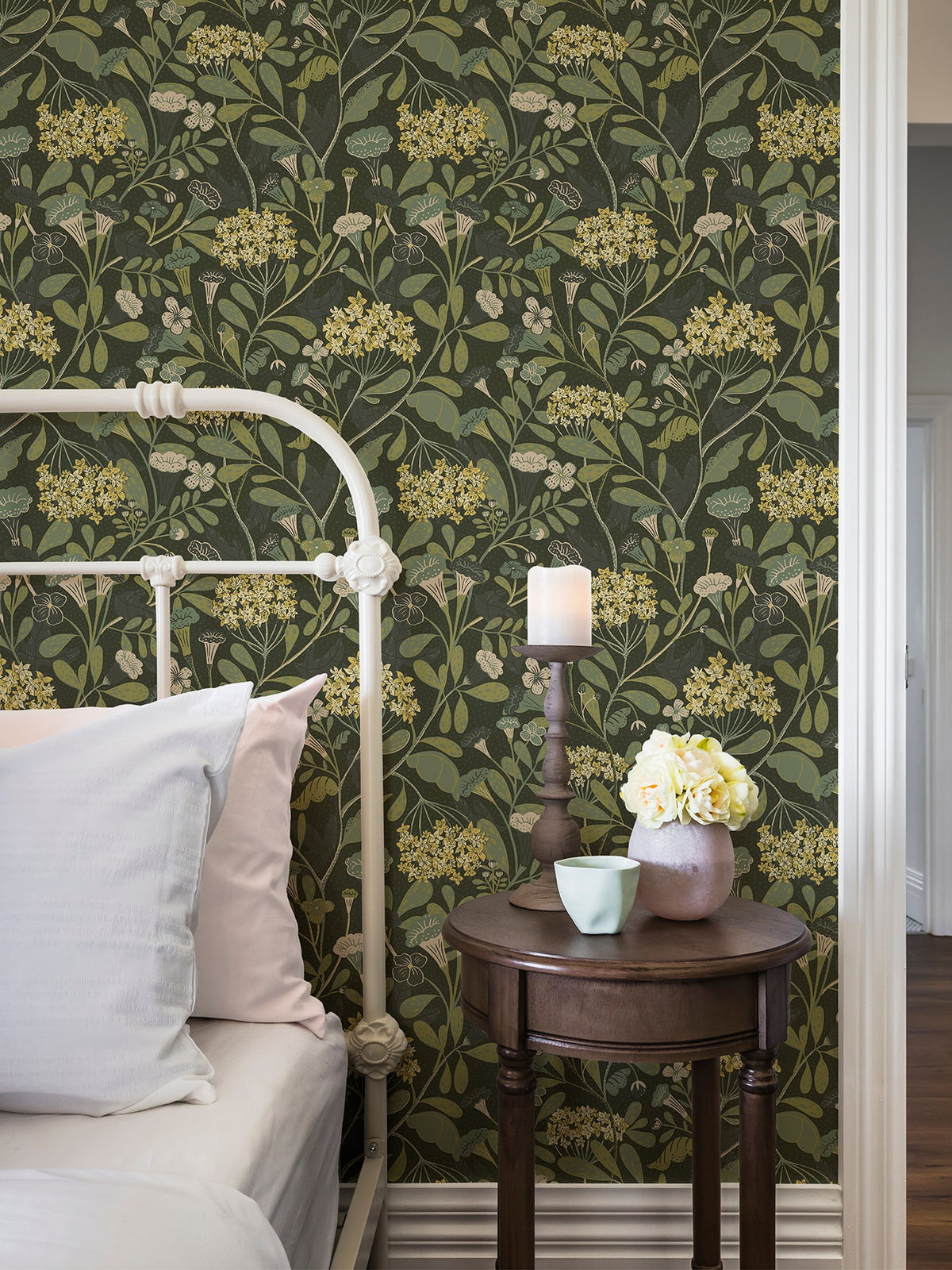 Hybbe Hydrangea Garden Wallpaper