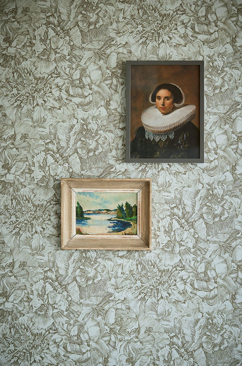 Auguste Floral Wallpaper
