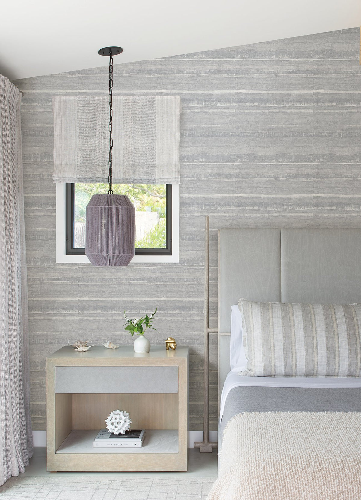 Rakasa Distressed Stripe Wallpaper