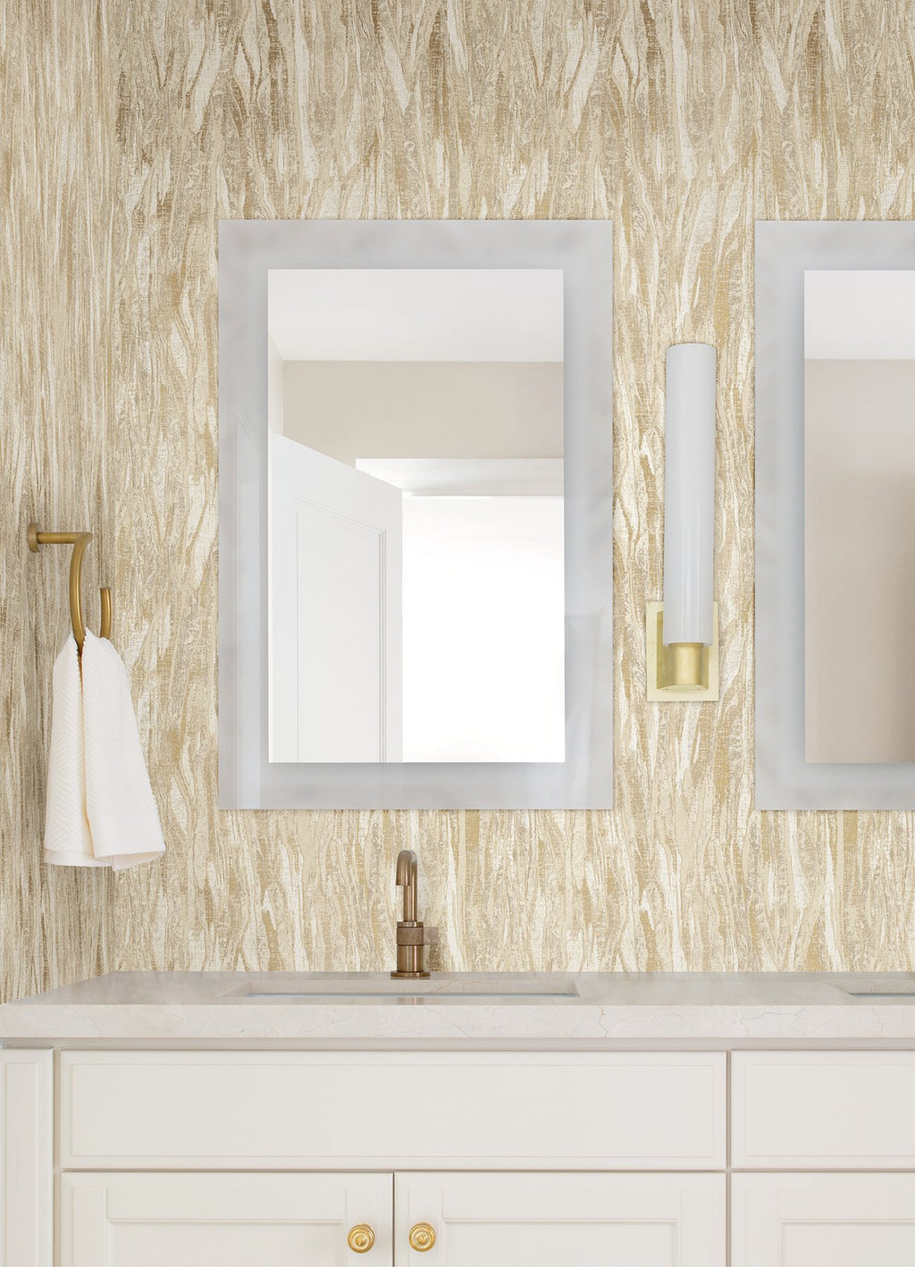 Suna Woodgrain Wallpaper