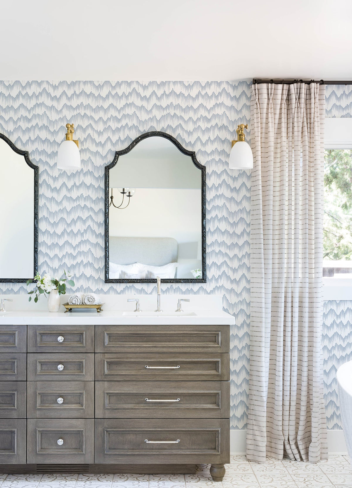 Holmby Brushstroke Zigzag Wallpaper