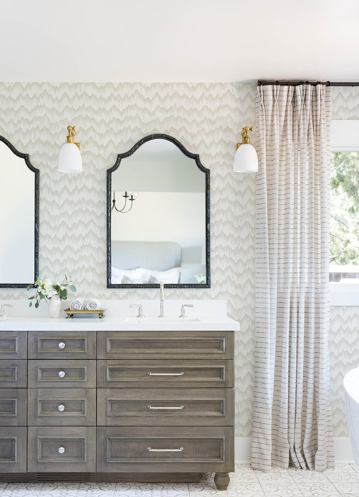 Holmby Brushstroke Zigzag Wallpaper